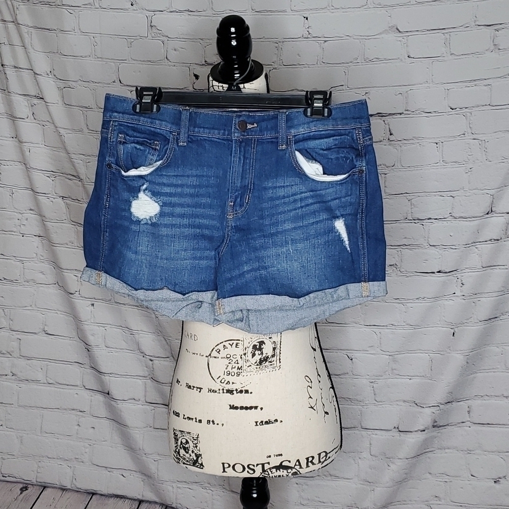 Old Navy Boyfriend Mid-Rise Roll Hem Distressed Denim Shorts Size 6